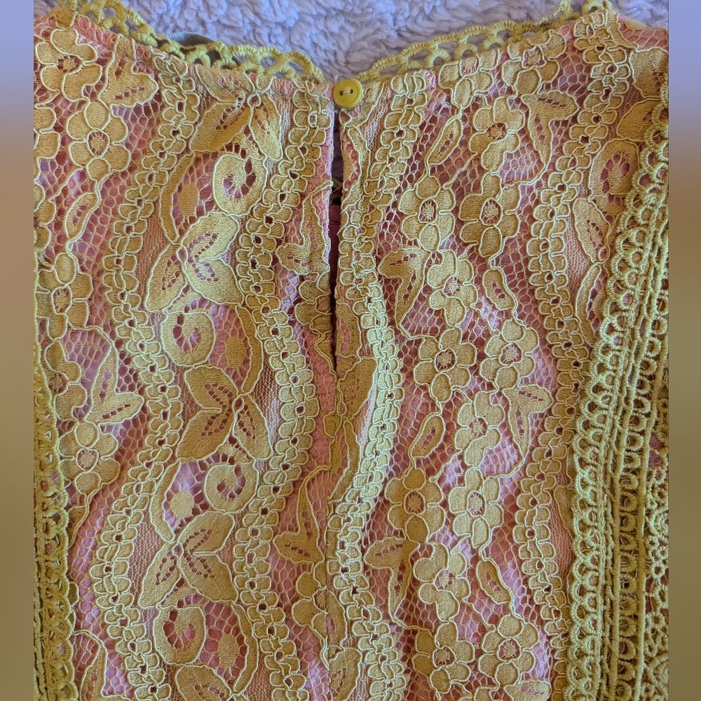 Sleeveless Lace Overlay Blouse‎ in Yellow with Pink Lining - Picture 5 of 8